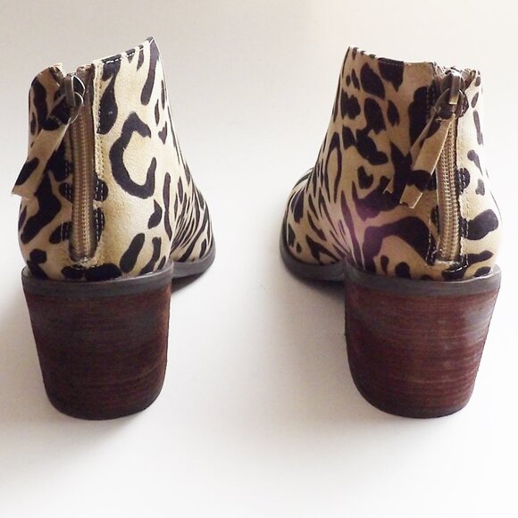 Band of Gypsies TUSK Cut Out D'Orsay Style Ankle Booties Leopard Print NIB Sz 10 - Picture 7 of 11
